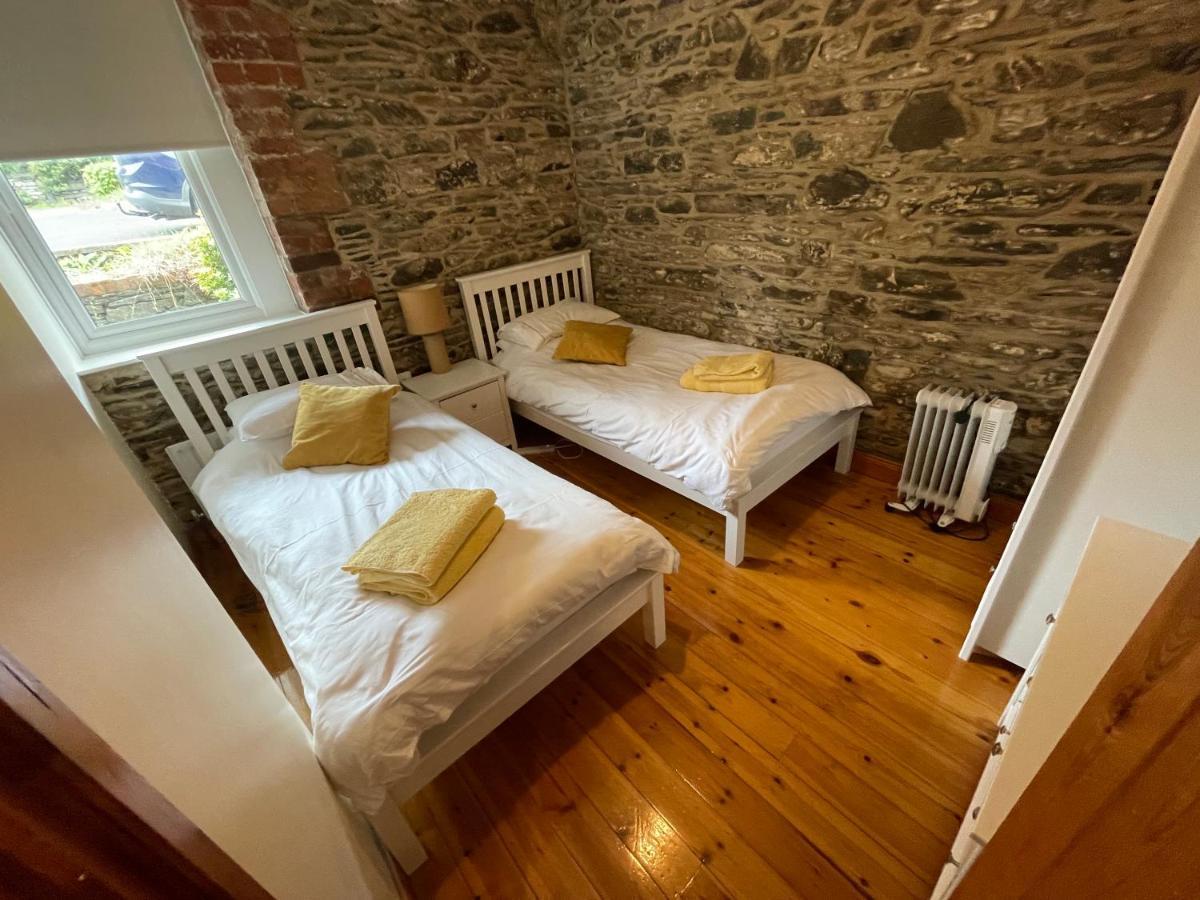 Lovely Apartment Overlooking The Harbour And Bay Ardglass Exterior photo