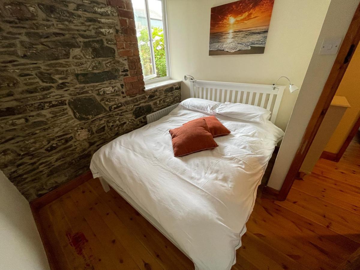 Lovely Apartment Overlooking The Harbour And Bay Ardglass Exterior photo