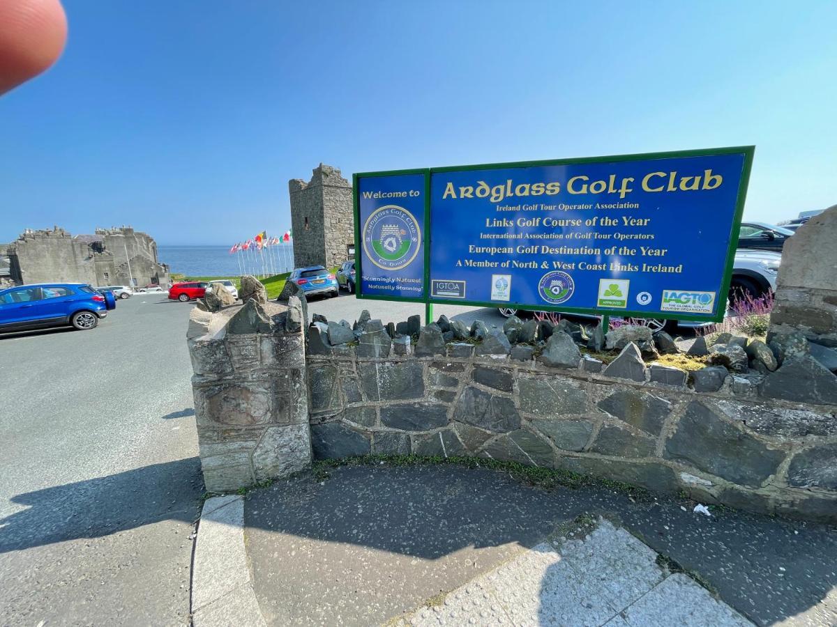 Lovely Apartment Overlooking The Harbour And Bay Ardglass Exterior photo