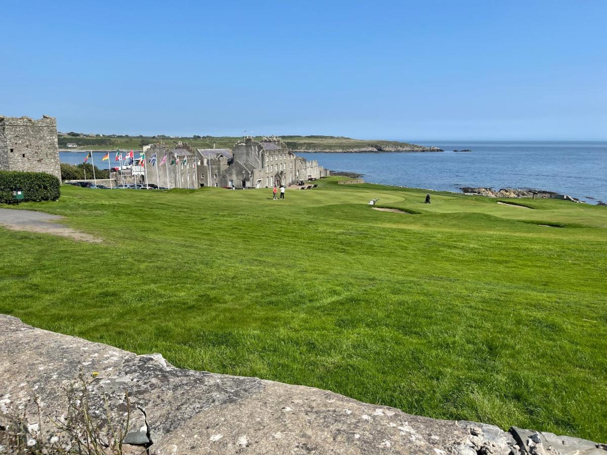 Lovely Apartment Overlooking The Harbour And Bay Ardglass Exterior photo